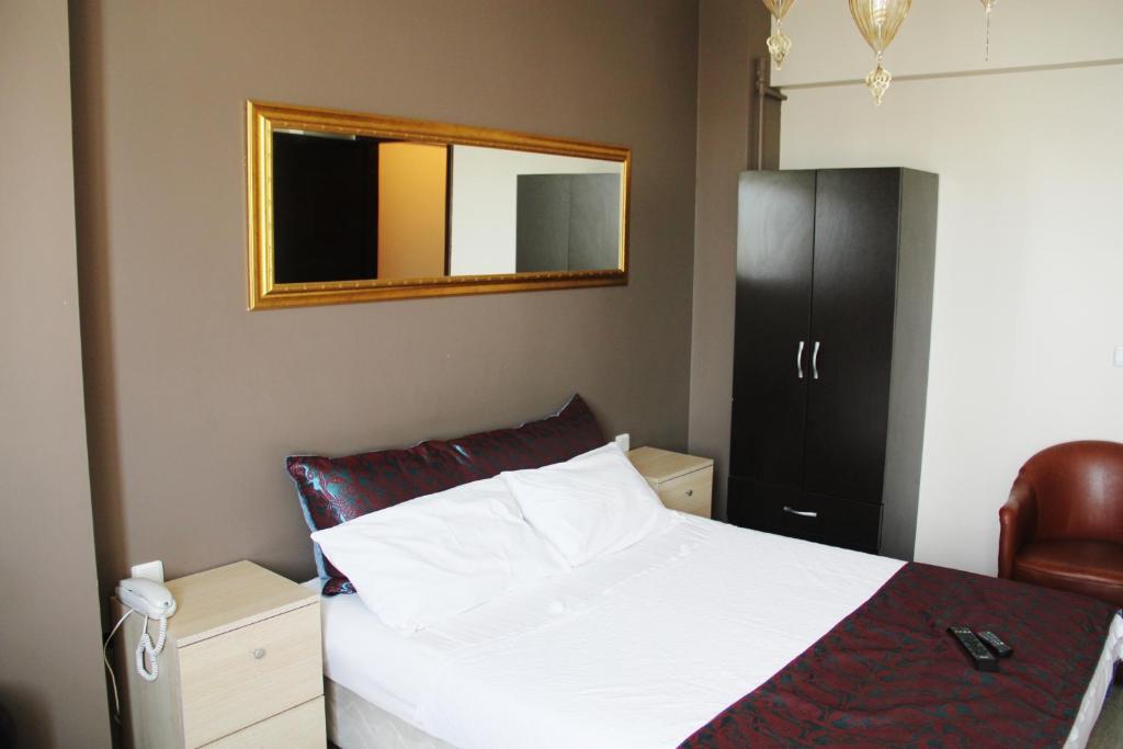 Esra Sultan Petrol Hotel Estambul Habitación foto